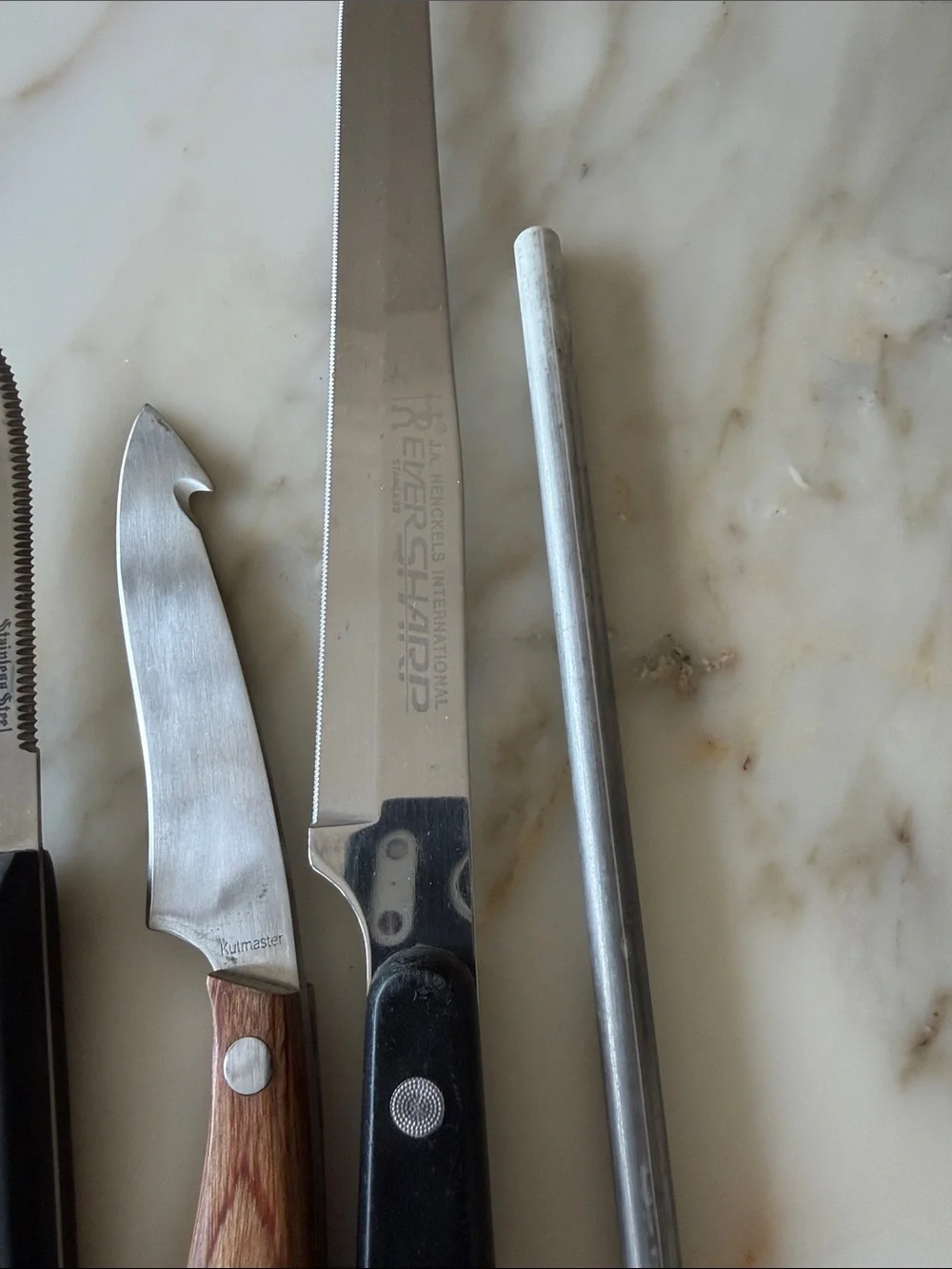 Knives & sharpener
